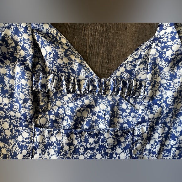 Zara Women's Cropped Sleeveless V-Neck Floral Top. NWT - Picture 5 of 7